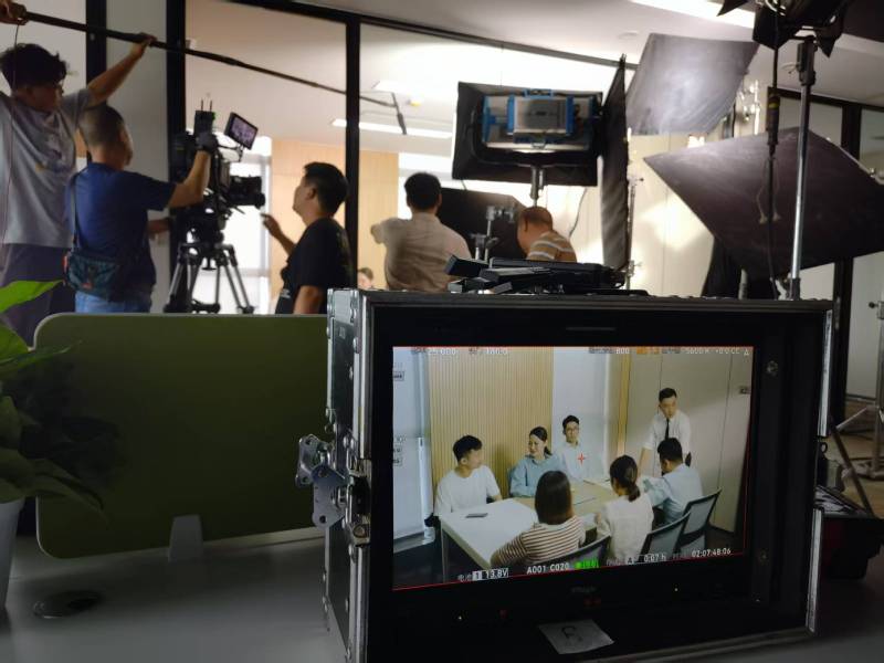 岢岚县TVC拍摄公司：科技产品视觉化大师，诠释未来感与功能美学